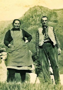 I coniugi CINATO Clementa (1901/1992) e BRUNETTO Alberto (1899/1993) all'alpeggio Cevrè