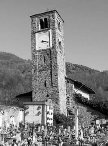 Villa di Mocchie - Anno 2010 - Il campanile pendente