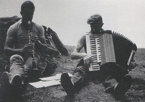 Cinato Giorgio e Pettigiani Candido musicisti di Laietto alla festa del Collombardo