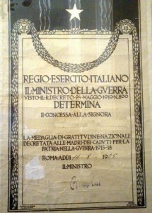Decreto di concessione medaglia di gratitudine nazionale alle mamme dei caduti guerra 1915/18